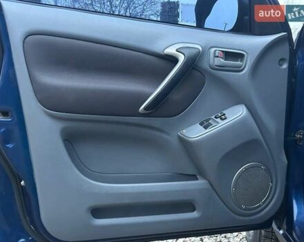 Синий Тойота РАВ 4, объемом двигателя 2 л и пробегом 242 тыс. км за 6700 $, фото 10 на Automoto.ua