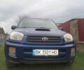 Синий Тойота РАВ 4, объемом двигателя 2 л и пробегом 290 тыс. км за 6500 $, фото 1 на Automoto.ua
