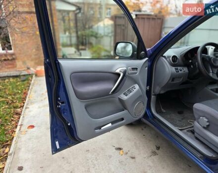 Синій Тойота РАВ 4, об'ємом двигуна 2 л та пробігом 135 тис. км за 6700 $, фото 21 на Automoto.ua