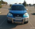 Синий Тойота РАВ 4, объемом двигателя 2 л и пробегом 226 тыс. км за 7800 $, фото 3 на Automoto.ua
