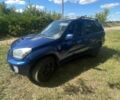 Синий Тойота РАВ 4, объемом двигателя 2 л и пробегом 420 тыс. км за 3800 $, фото 1 на Automoto.ua