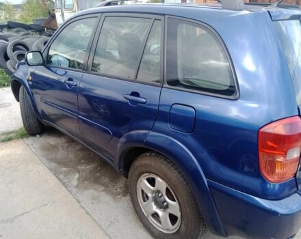 Синий Тойота РАВ 4, объемом двигателя 2.2 л и пробегом 300 тыс. км за 3739 $, фото 1 на Automoto.ua