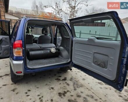 Синій Тойота РАВ 4, об'ємом двигуна 2 л та пробігом 135 тис. км за 6700 $, фото 9 на Automoto.ua