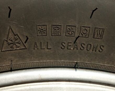 Синий Тойота РАВ 4, объемом двигателя 2 л и пробегом 226 тыс. км за 7800 $, фото 10 на Automoto.ua