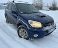 Синий Тойота РАВ 4, объемом двигателя 2 л и пробегом 370 тыс. км за 2600 $, фото 1 на Automoto.ua