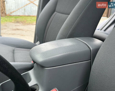 Синій Тойота РАВ 4, об'ємом двигуна 2 л та пробігом 123 тис. км за 8500 $, фото 68 на Automoto.ua