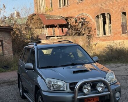 Синий Тойота РАВ 4, объемом двигателя 2 л и пробегом 313 тыс. км за 4350 $, фото 4 на Automoto.ua