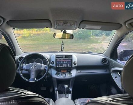Синій Тойота РАВ 4, об'ємом двигуна 2 л та пробігом 236 тис. км за 8800 $, фото 9 на Automoto.ua