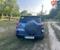 Синій Тойота РАВ 4, об'ємом двигуна 2 л та пробігом 236 тис. км за 8800 $, фото 4 на Automoto.ua