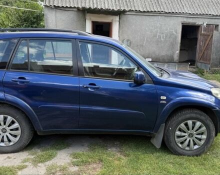 Синий Тойота РАВ 4, объемом двигателя 2 л и пробегом 332 тыс. км за 4000 $, фото 3 на Automoto.ua