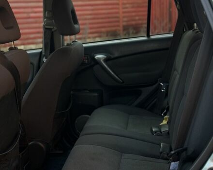 Синий Тойота РАВ 4, объемом двигателя 2 л и пробегом 313 тыс. км за 4350 $, фото 15 на Automoto.ua