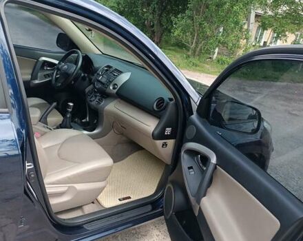Синій Тойота РАВ 4, об'ємом двигуна 2.2 л та пробігом 260 тис. км за 9000 $, фото 5 на Automoto.ua
