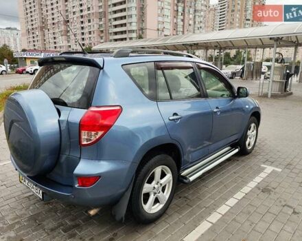 Синий Тойота РАВ 4, объемом двигателя 2 л и пробегом 168 тыс. км за 9800 $, фото 3 на Automoto.ua