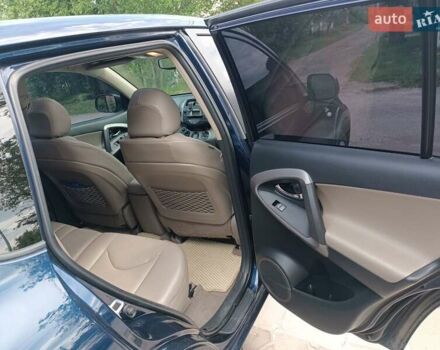 Синій Тойота РАВ 4, об'ємом двигуна 2.2 л та пробігом 260 тис. км за 9000 $, фото 6 на Automoto.ua