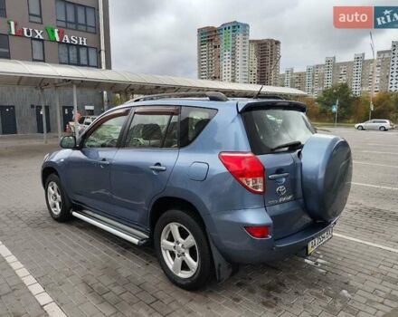 Синий Тойота РАВ 4, объемом двигателя 2 л и пробегом 168 тыс. км за 9800 $, фото 1 на Automoto.ua