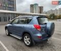 Синий Тойота РАВ 4, объемом двигателя 2 л и пробегом 168 тыс. км за 9800 $, фото 1 на Automoto.ua