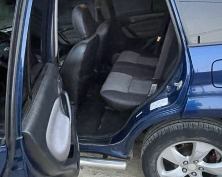 Синий Тойота РАВ 4, объемом двигателя 2 л и пробегом 250 тыс. км за 6133 $, фото 4 на Automoto.ua