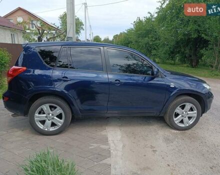 Синій Тойота РАВ 4, об'ємом двигуна 2.2 л та пробігом 260 тис. км за 9000 $, фото 7 на Automoto.ua