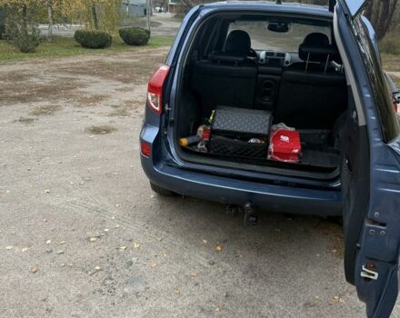 Синий Тойота РАВ 4, объемом двигателя 2.2 л и пробегом 226 тыс. км за 4500 $, фото 7 на Automoto.ua