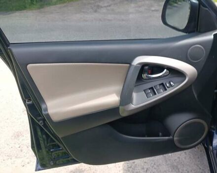 Синій Тойота РАВ 4, об'ємом двигуна 2.2 л та пробігом 260 тис. км за 9000 $, фото 11 на Automoto.ua