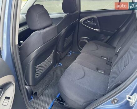 Синий Тойота РАВ 4, объемом двигателя 2 л и пробегом 145 тыс. км за 9900 $, фото 15 на Automoto.ua