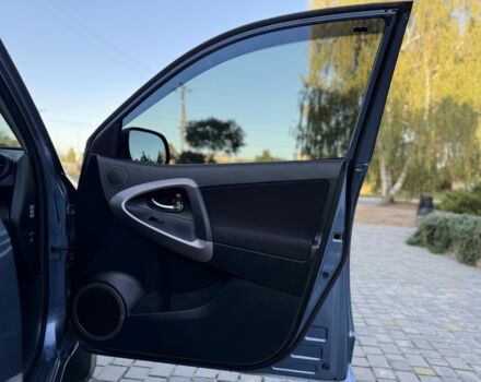 Синий Тойота РАВ 4, объемом двигателя 2 л и пробегом 124 тыс. км за 12000 $, фото 19 на Automoto.ua