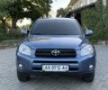 Синий Тойота РАВ 4, объемом двигателя 2 л и пробегом 124 тыс. км за 12000 $, фото 1 на Automoto.ua