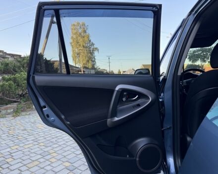 Синий Тойота РАВ 4, объемом двигателя 2 л и пробегом 124 тыс. км за 12000 $, фото 12 на Automoto.ua