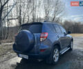 Синий Тойота РАВ 4, объемом двигателя 2 л и пробегом 182 тыс. км за 7499 $, фото 1 на Automoto.ua