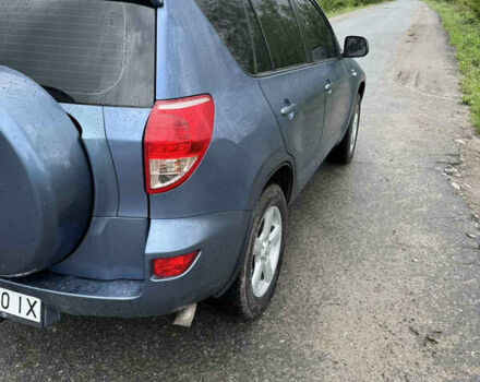 Синий Тойота РАВ 4, объемом двигателя 2.2 л и пробегом 250 тыс. км за 10500 $, фото 4 на Automoto.ua