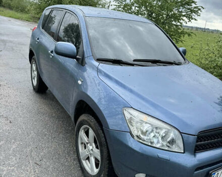 Синий Тойота РАВ 4, объемом двигателя 2.2 л и пробегом 250 тыс. км за 10500 $, фото 1 на Automoto.ua