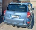 Синий Тойота РАВ 4, объемом двигателя 2 л и пробегом 379 тыс. км за 5168 $, фото 3 на Automoto.ua