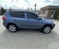 Синий Тойота РАВ 4, объемом двигателя 2 л и пробегом 278 тыс. км за 9500 $, фото 1 на Automoto.ua