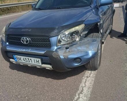 Синій Тойота РАВ 4, об'ємом двигуна 2.2 л та пробігом 265 тис. км за 5000 $, фото 2 на Automoto.ua