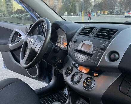 Синий Тойота РАВ 4, объемом двигателя 2 л и пробегом 346 тыс. км за 8700 $, фото 9 на Automoto.ua