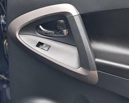 Синий Тойота РАВ 4, объемом двигателя 2 л и пробегом 239 тыс. км за 8800 $, фото 9 на Automoto.ua