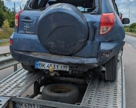 Синій Тойота РАВ 4, об'ємом двигуна 2.2 л та пробігом 265 тис. км за 5000 $, фото 3 на Automoto.ua