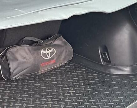 Синий Тойота РАВ 4, объемом двигателя 2 л и пробегом 239 тыс. км за 8800 $, фото 16 на Automoto.ua