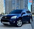 Синий Тойота РАВ 4, объемом двигателя 2 л и пробегом 224 тыс. км за 7950 $, фото 1 на Automoto.ua
