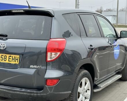 Синій Тойота РАВ 4, об'ємом двигуна 2.2 л та пробігом 177 тис. км за 5300 $, фото 2 на Automoto.ua
