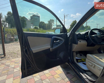 Синий Тойота РАВ 4, объемом двигателя 2.2 л и пробегом 224 тыс. км за 13200 $, фото 8 на Automoto.ua