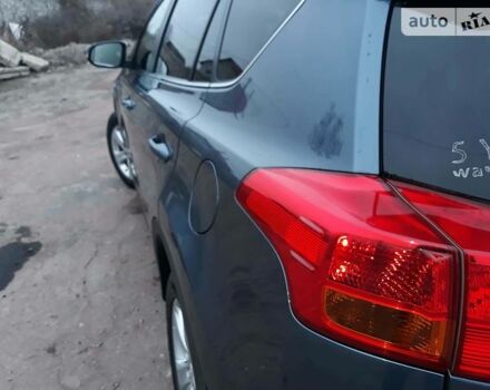 Синій Тойота РАВ 4, об'ємом двигуна 2 л та пробігом 253 тис. км за 16500 $, фото 40 на Automoto.ua