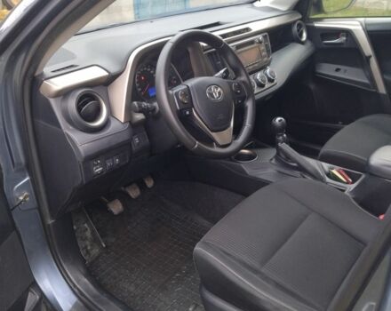 Синий Тойота РАВ 4, объемом двигателя 2.2 л и пробегом 309 тыс. км за 16797 $, фото 4 на Automoto.ua