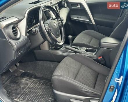 Тойота РАВ 4 2016 в Киеве на Automoto.ua Синий Тойота РАВ 4, объемом двигателя 1.99 л и пробегом 144 тыс. км за 18500 $, фото 10 на Automoto.ua