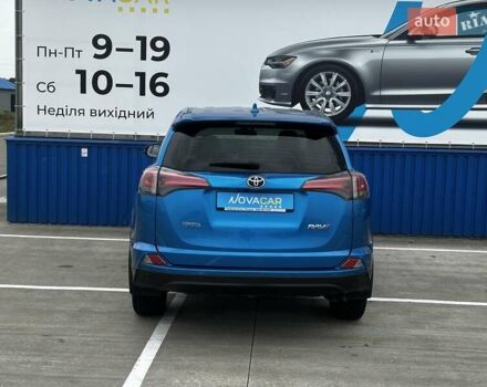 Тойота РАВ 4 2016 в Киеве на Automoto.ua Синий Тойота РАВ 4, объемом двигателя 1.99 л и пробегом 144 тыс. км за 18500 $, фото 5 на Automoto.ua