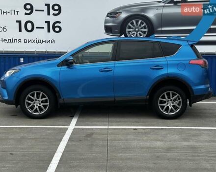 Тойота РАВ 4 2016 в Киеве на Automoto.ua Синий Тойота РАВ 4, объемом двигателя 1.99 л и пробегом 144 тыс. км за 18500 $, фото 4 на Automoto.ua