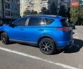 Синій Тойота РАВ 4, об'ємом двигуна 2.49 л та пробігом 106 тис. км за 24900 $, фото 2 на Automoto.ua