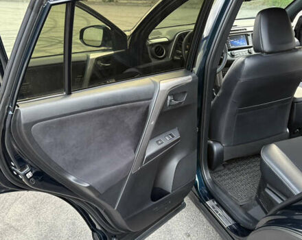 Тойота РАВ 4 2017 в Киеве на Automoto.ua Синий Тойота РАВ 4, объемом двигателя 2.49 л и пробегом 71 тыс. км за 25900 $, фото 17 на Automoto.ua