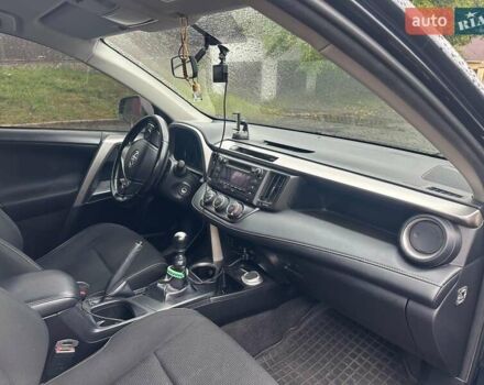 Тойота РАВ 4 2017 в Виннице на Automoto.ua Синий Тойота РАВ 4, объемом двигателя 1.99 л и пробегом 104 тыс. км за 20000 $, фото 4 на Automoto.ua