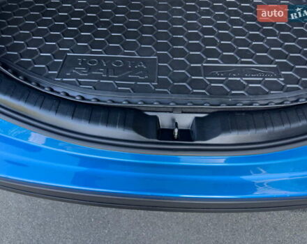 Тойота РАВ 4 2017 в Киеве на Automoto.ua Синий Тойота РАВ 4, объемом двигателя 2.49 л и пробегом 56 тыс. км за 21000 $, фото 4 на Automoto.ua